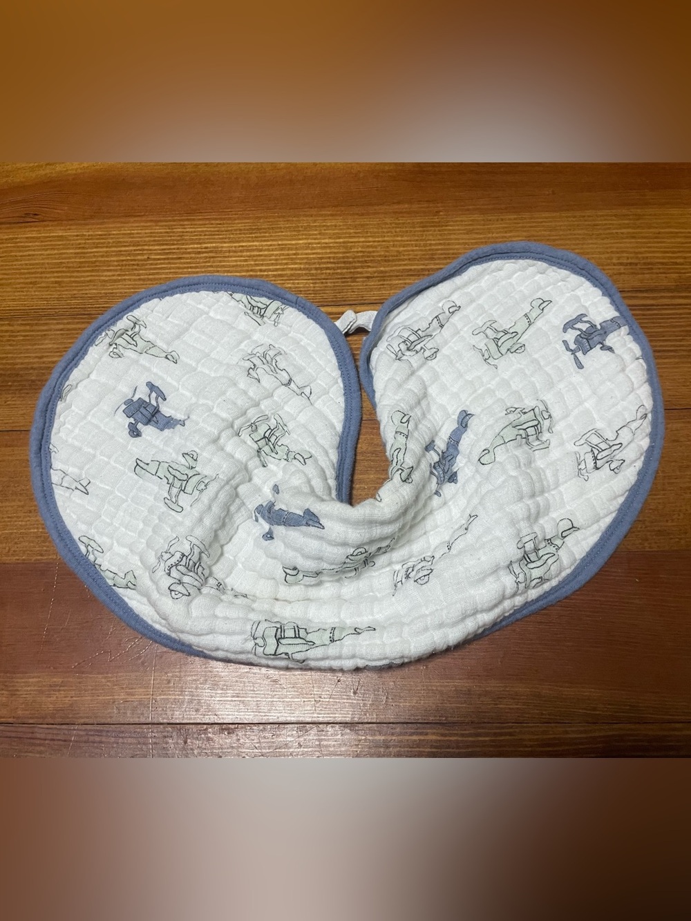 Aden + Anais Classic Soft White Muslin Baby Burpee Bib - Airplanes